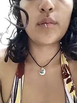 luna love xoxo online show from October 5, 2025, 5:58 pm