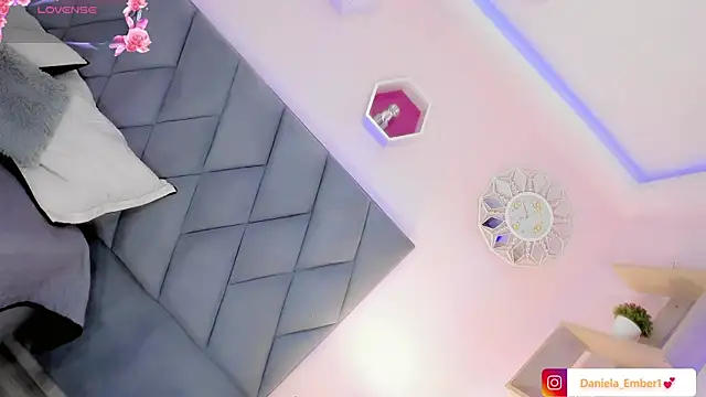 Amira Ember online show from March 22, 2026, 5:58 pm