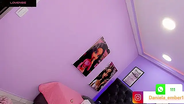 Amira Ember online show from October 1, 2025, 8:02 pm