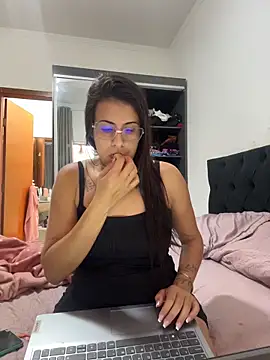 Luanaapertadinha online show from November 30, 2025, 1:01 pm