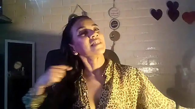 Snapshot of MiiaVelasquez chatting on April 22, 2026, 5:03 am MiiaVelasquez online show from April 22, 2026, 5:03 am