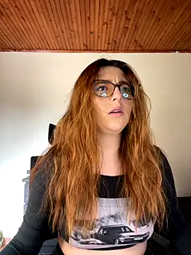 Snapshot of CoraVibes chatting on September 30, 2025, 7:53 pm CoraVibes online show from September 30, 2025, 7:53 pm