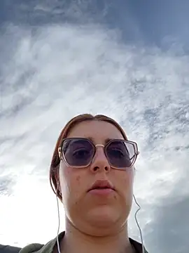 CoraVibes online show from April 22, 2026, 7:04 am