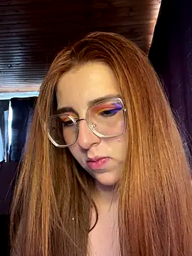 Snapshot of CoraVibes chatting on October 31, 2025, 12:24 pm CoraVibes online show from October 31, 2025, 12:24 pm