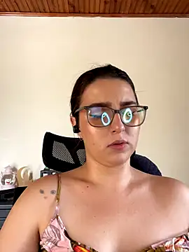 Snapshot of CoraVibes chatting on September 20, 2025, 7:30 pm CoraVibes online show from September 20, 2025, 7:30 pm