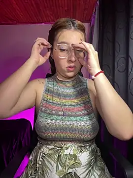 Snapshot of CoraVibes chatting on November 29, 2025, 11:54 am CoraVibes online show from November 29, 2025, 11:54 am