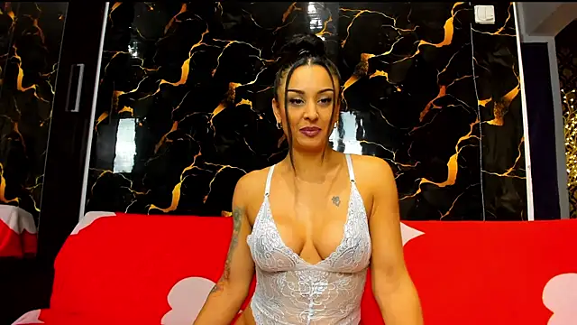 ReynaDelSoul online show from October 8, 2025, 9:15 pm