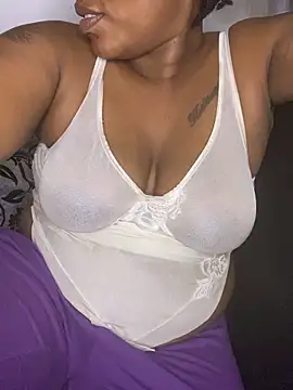 fatpussydallx online show from September 9, 2025, 4:05 pm