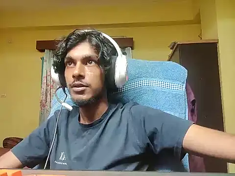 Snapshot of thecatfish chatting on September 8, 2025, 3:11 pm thecatfish online show from September 8, 2025, 3:11 pm