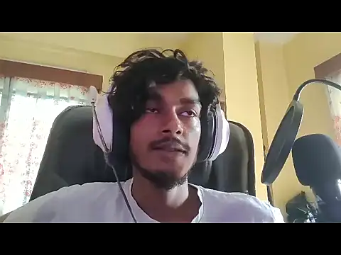 Snapshot of thecatfish chatting on September 12, 2025, 7:19 am thecatfish online show from September 12, 2025, 7:19 am