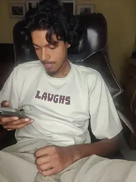 Snapshot of thecatfish chatting on November 8, 2025, 12:14 am thecatfish online show from November 8, 2025, 12:14 am