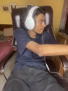 Snapshot of thecatfish chatting on November 30, 2025, 7:42 am thecatfish online show from November 30, 2025, 7:42 am