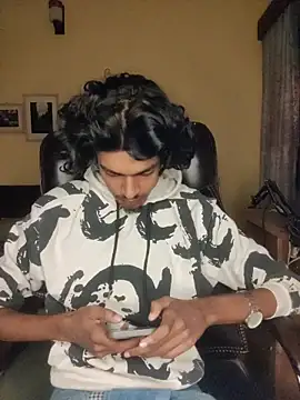 Snapshot of thecatfish chatting on November 15, 2025, 10:25 pm thecatfish online show from November 15, 2025, 10:25 pm