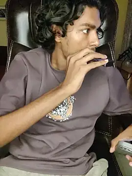 Snapshot of thecatfish chatting on November 9, 2025, 12:47 am thecatfish online show from November 9, 2025, 12:47 am