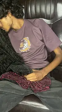 Snapshot of thecatfish chatting on November 21, 2025, 12:31 am thecatfish online show from November 21, 2025, 12:31 am