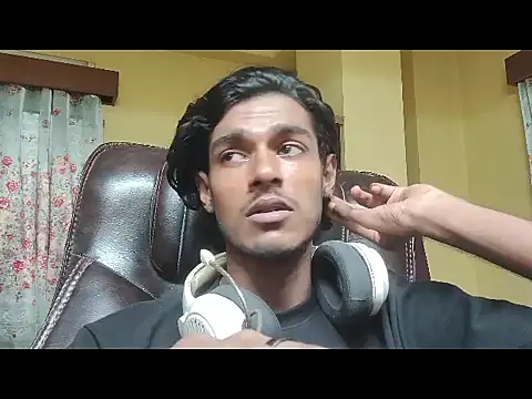 Snapshot of thecatfish chatting on September 29, 2025, 11:16 am thecatfish online show from September 29, 2025, 11:16 am