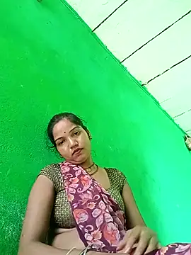 Snapshot of Seema_guptaji chatting on July 6, 2026, 8:32 am Seema guptaji online show from July 6, 2026, 8:32 am