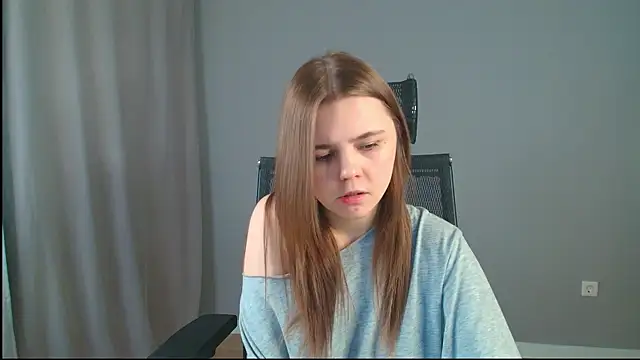 LeksaLove online show from April 12, 2026, 8:23 pm