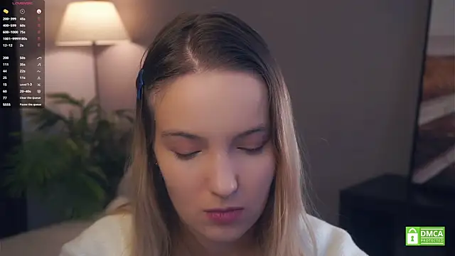 Snapshot of HongTomczak chatting on October 27, 2025, 6:25 am HongTomczak online show from October 27, 2025, 6:25 am