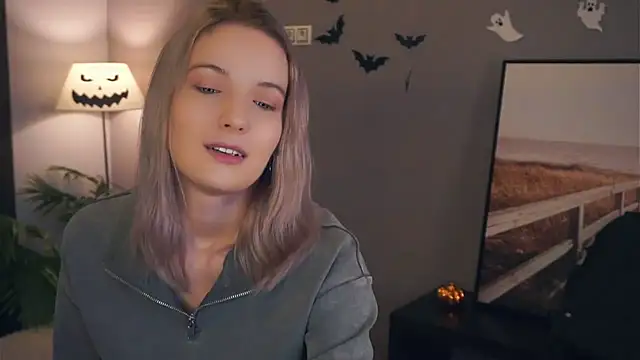 Snapshot of HongTomczak chatting on November 12, 2025, 7:34 am HongTomczak online show from November 12, 2025, 7:34 am