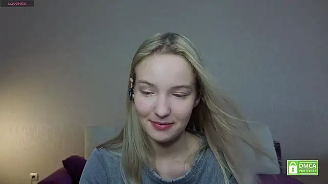 HongTomczak online show from July 7, 2026, 7:45 am
