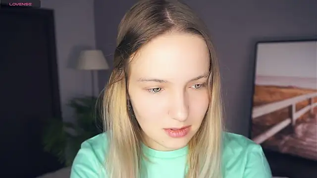 Snapshot of HongTomczak chatting on September 9, 2025, 6:34 am HongTomczak online show from September 9, 2025, 6:34 am