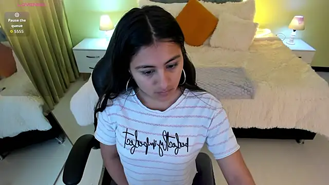 Camille Olsen  online show from October 20, 2025, 11:55 am