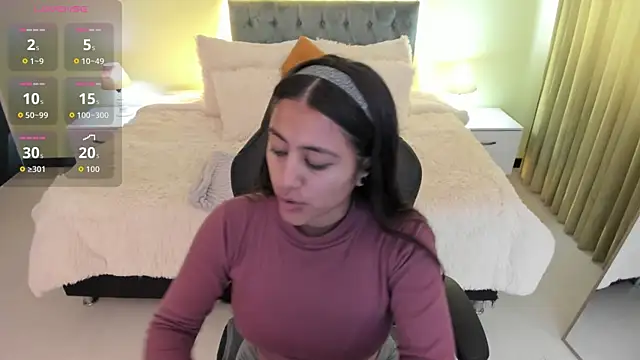 Camille Olsen  online show from October 30, 2025, 12:14 pm