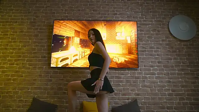 LessyLuiz online show from September 10, 2025, 11:15 pm