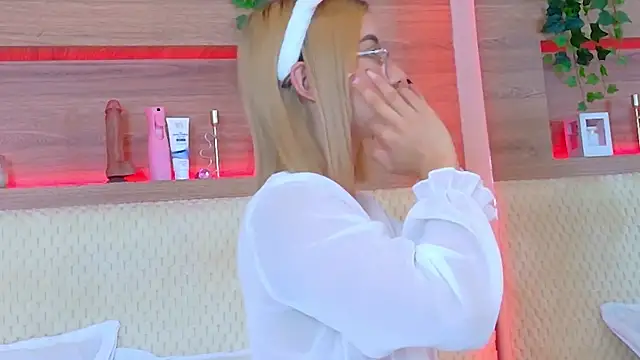 AlixMonroe online show from October 27, 2025, 11:00 am