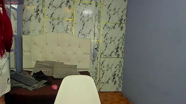 Itsuki N online show from October 3, 2025, 12:50 pm