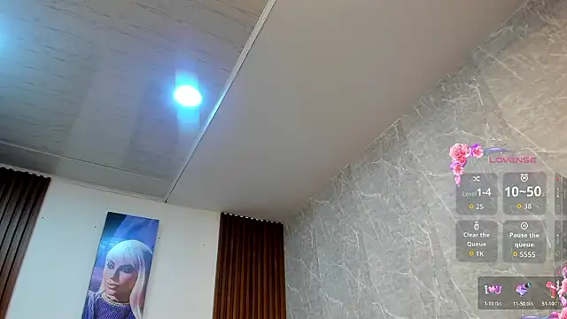 Sophi Thaylorr online show from March 24, 2026, 1:11 pm