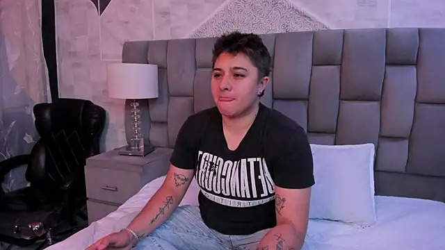 IanGilbert online show from December 19, 2025, 7:33 am