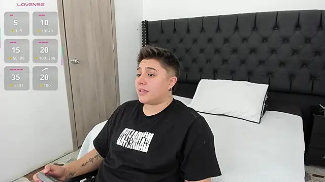 IanGilbert online show from November 24, 2025, 7:58 pm