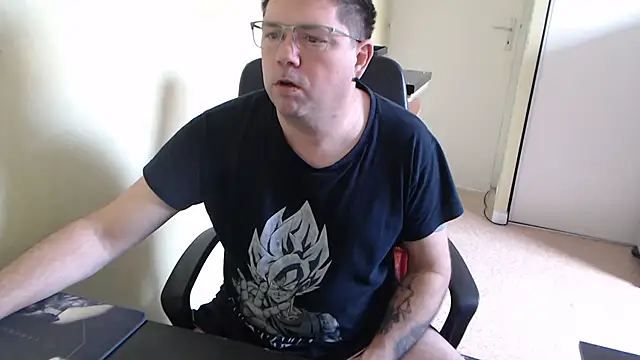 blueandwhite1 online show from March 19, 2025, 8:55 am