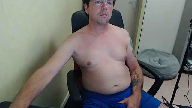 Snapshot of blueandwhite1 chatting on July 24, 2026, 2:35 pm blueandwhite1 online show from July 24, 2026, 2:35 pm