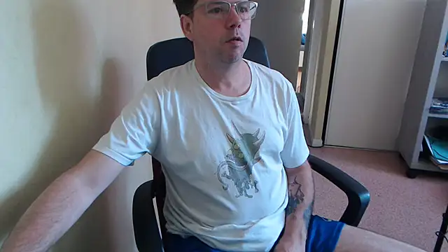 blueandwhite1 online show from June 17, 2026, 6:57 am