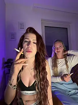 lisapeperoni online show from June 15, 2026, 9:25 pm