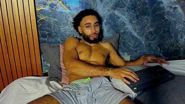 luca flame online show from September 16, 2025, 8:21 pm