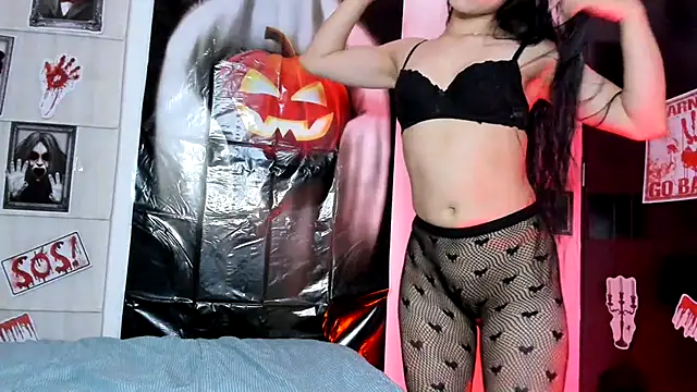 sasha jonne online show from October 7, 2025, 2:01 am