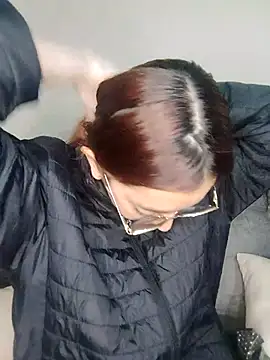 AnnieSparkle online show from October 3, 2025, 12:03 am