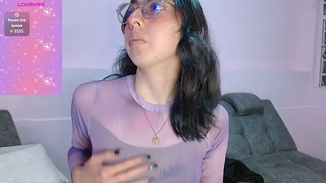 AnnieSparkle online show from October 31, 2025, 2:08 am