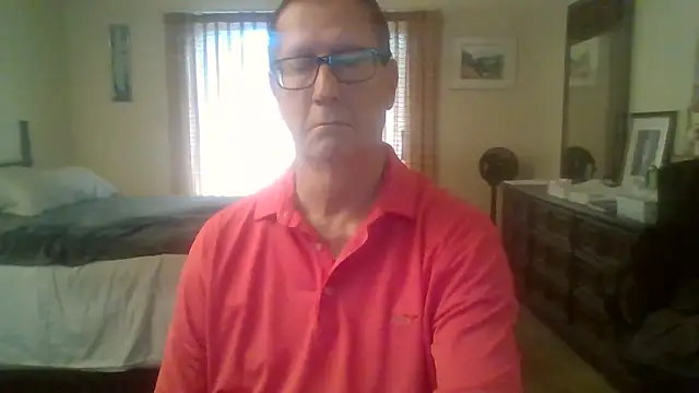 Snapshot of camminmichaellll chatting on September 10, 2025, 5:01 pm camminmichaellll online show from September 10, 2025, 5:01 pm