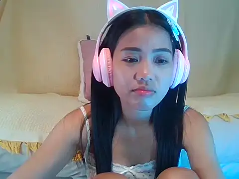 AnnewithanE online show from September 21, 2025, 4:06 am