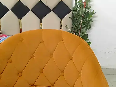 Its-ishikaa online show from November 19, 2025, 4:45 am