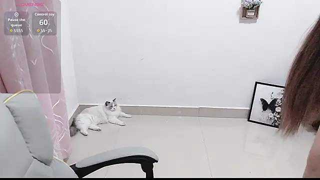 Abb-qiaoyi online show from September 18, 2025, 8:34 pm