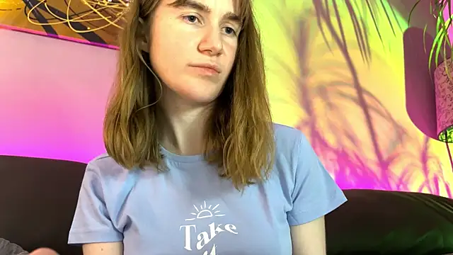 velina   online show from September 18, 2025, 4:10 pm