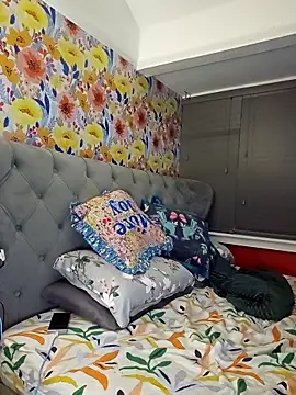 Filthymaddymilfy25 online show from February 5, 2026, 5:47 am