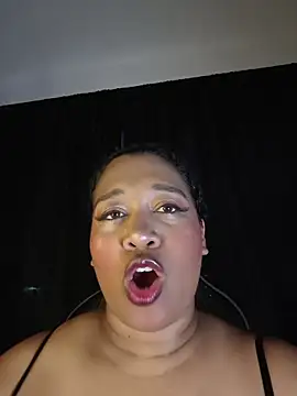 Snapshot of Yera_brown69 chatting on May 13, 2026, 11:12 pm Yera brown69 online show from May 13, 2026, 11:12 pm