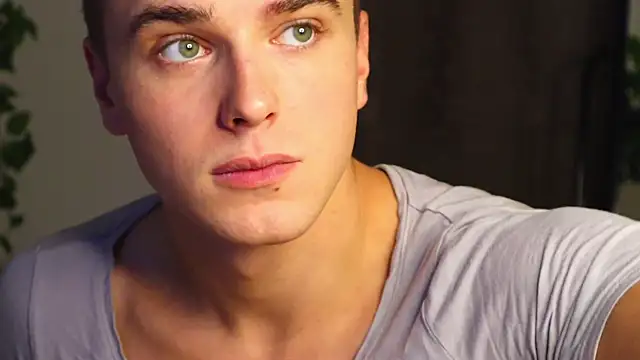  p l u r  online show from November 17, 2025, 4:33 pm